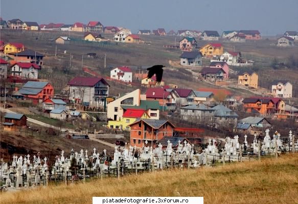 lumi paralele pax facuta cimitirul evreiesc din iasi,intr dimineata curent.un loc liniste si-o