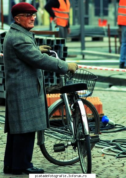 acelasi subiect, din alta watching the show street life