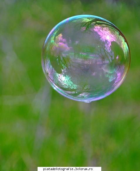 A world in a bubble - "Ce mica a devenit aceasta lume mare." ;) :) - Foto-comment