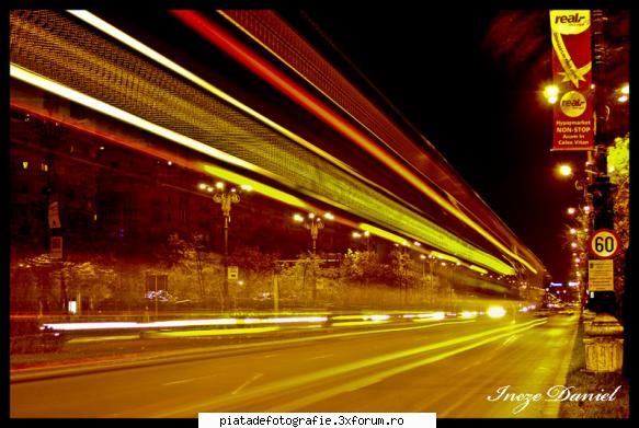 Bucurestiul noaptea - Facuta la Piata unirii in statia de autobus 104 - Foto-comment