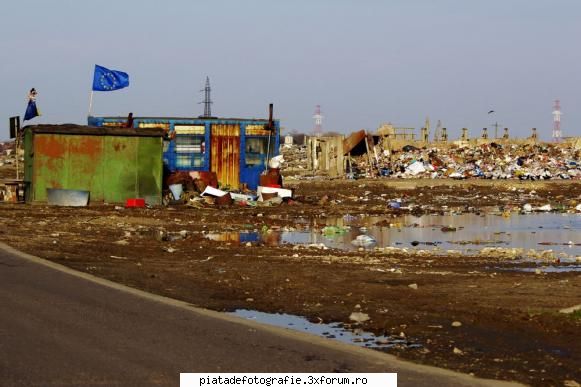 Indiferenta umana - Este foarte interesant steagul UE - Foto-comment