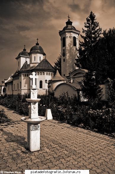 Manastiri - Manastirea Hodos - Bodrog, din alta - Foto +
