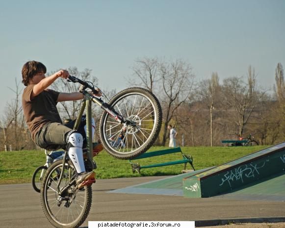 One wheel - greseli de perspectiva - Ce greseli gasiti la acesta poza??? - Foto-comment