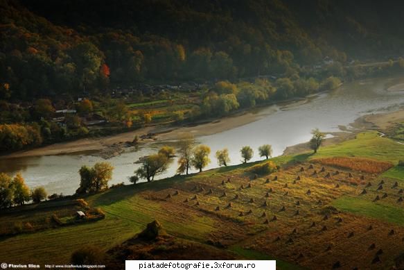 Peisaje,lacuri - Valea Muresului vazuta de sus - Foto-comment