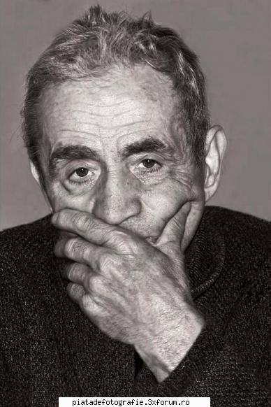 un portret alb negru. portret
