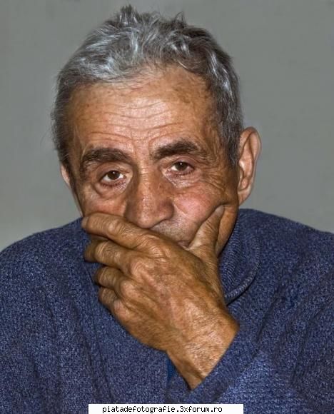 exista si varianta color, dar care nu cred ca este asa de portret