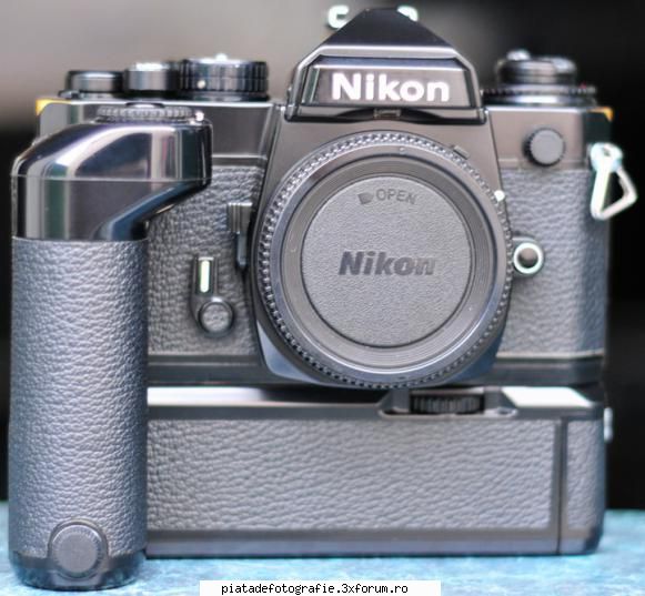 Vand Nikon FE2 - Vand Nikon FE2. Camera a fost folosita extrem de - Vanzari foto