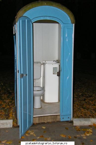 wc in parc -- se trage apa - Facuta in Slanic Moldova se observa closetul la - Foto-comment